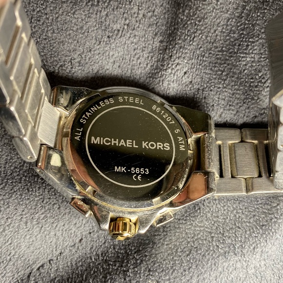 Michael Kors Camille MK5653 women's watch NEEDS NEW BATTERY - Picture 4 of 6